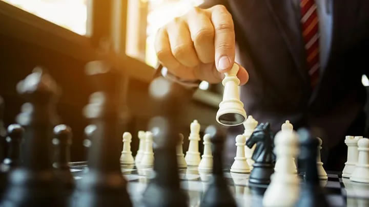 Revisão e ajustes periódicos